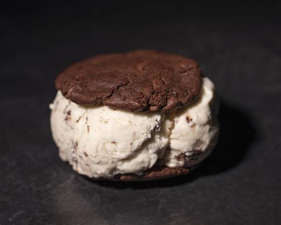 Vegan/GF Fudgy Brownie Cookie Sandwich