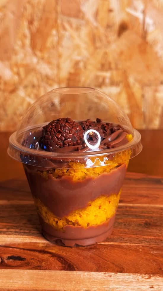 Bolo de Pote (Cenoura c/ Brigadeiro)