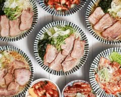 寿司ダイニングすすむ/ラーメンとなり　Sushi Dining Susumu/ Raamen Tonari
