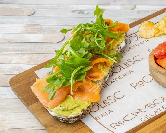 Smoked salmon toast