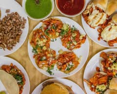 El Patio y Las Ranas