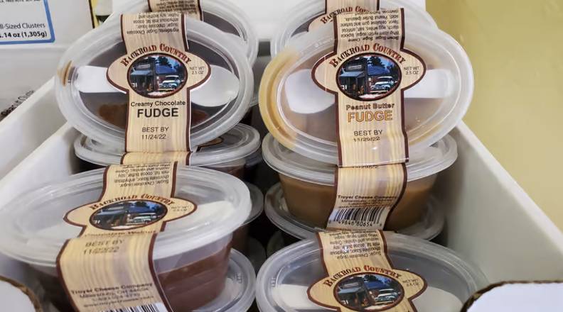 Order Backroad Country Fudge Cups food online from Lake Wales Cheese Shoppe & Deli store, Lake Wales on bringmethat.com