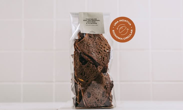 Tostas de pão de centeio de massa mãe