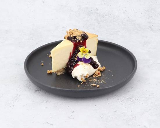 NEW YORK-STYLE BAKED CHEESECAKE (V)