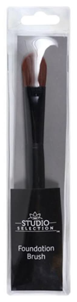 Studio Selection Foundation Brush