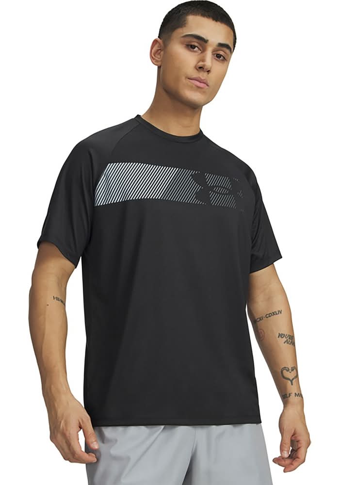 Under Armour Men's Tech Graphic Short Sleeve T-shirt, Black, X Large