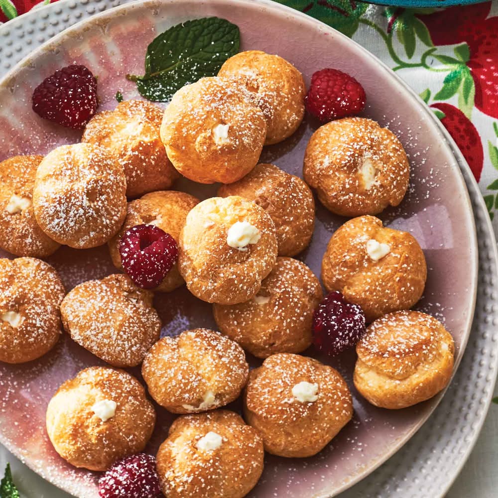 M&M Food Market M&M Mini Cream Puffs (250 g)