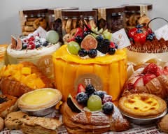 Xuan Bakery 轩美烘培 (325 Bamburgh Cir)