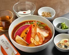 火鍋 麻辣湯 薬膳なつめ京橋店