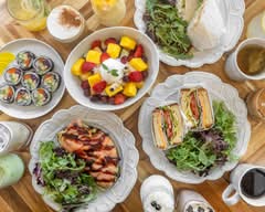 Cafe La Jolie (119 Broad Ave)