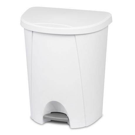 Sterilite Step-On Wastebasket (1 unit)