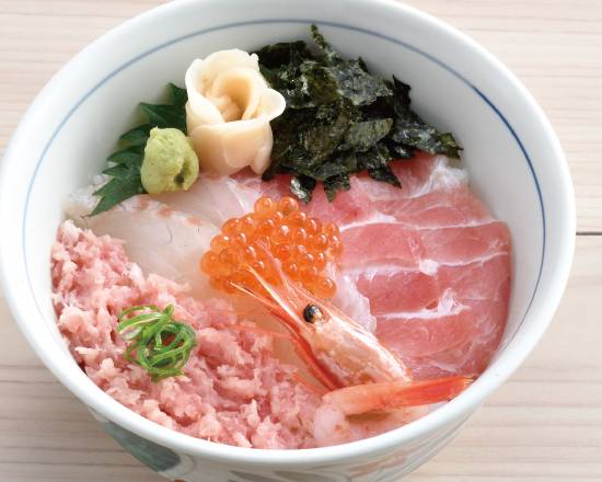 海鮮五種丼 Five-Variety Seafood Sushi Bowl