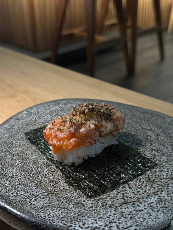 Salmon Truffle Grab HandRoll