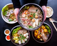 Samut Restaurant & Pub