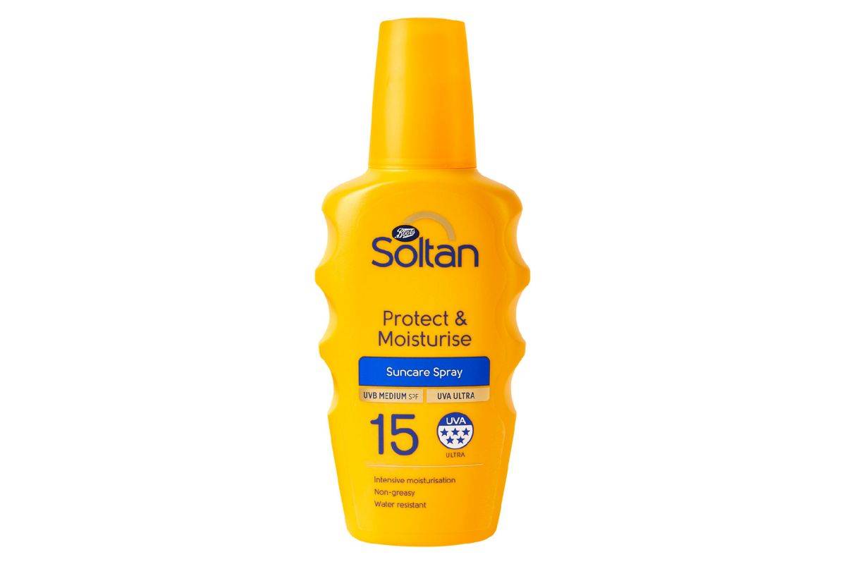 Soltan Protect & Moisturise Spray SPF15 200ml