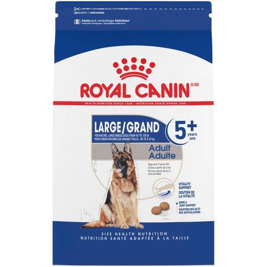 Royal Canin Size Health Nutrition Maxi Adult 5+ Dry Dog Food (30 lbs)