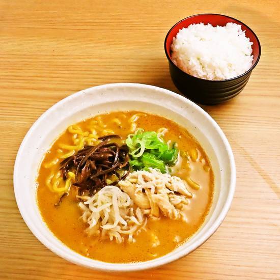 辛いラーメン（ライス付き）