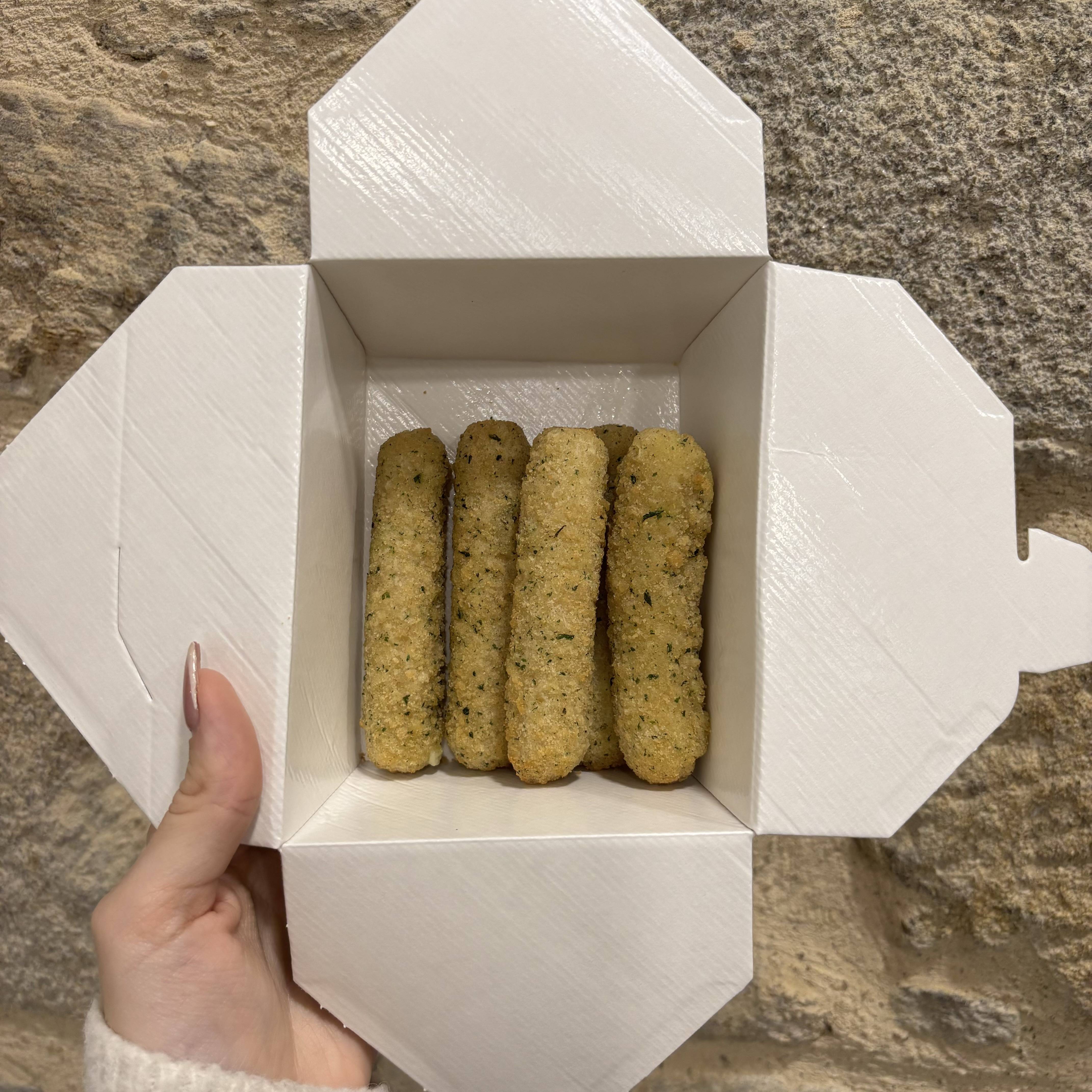 9 Mozzarella Sticks