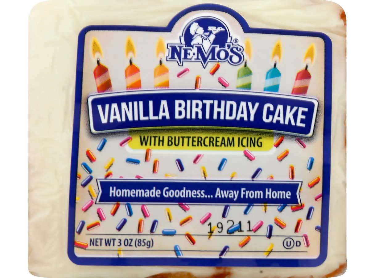 Ne-Mo'S Vanilla Birthday Cake with Buttercream Icing