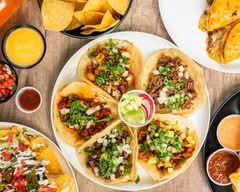 Tacos y Antojitos Los Combinados (850 North Randolph St)
