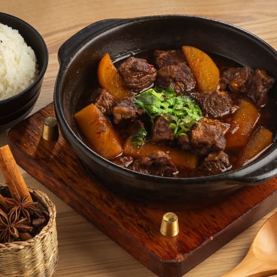 红烧牛腩炖萝卜饭 Signature Braised beef brisket with Radish & Rice