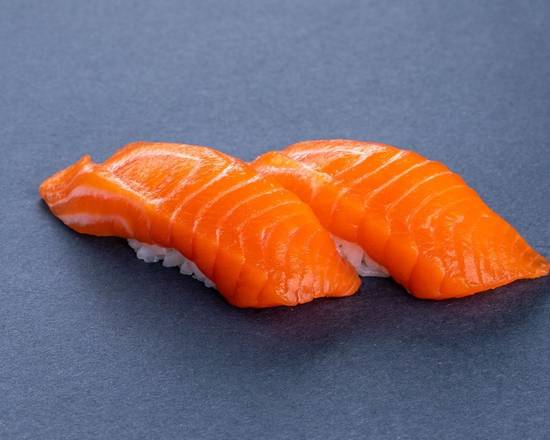 (b012) Salmon Sushi