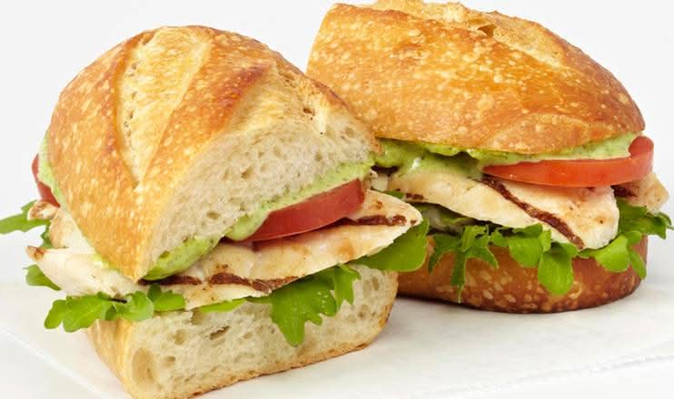 Chicken Pesto Sándwich