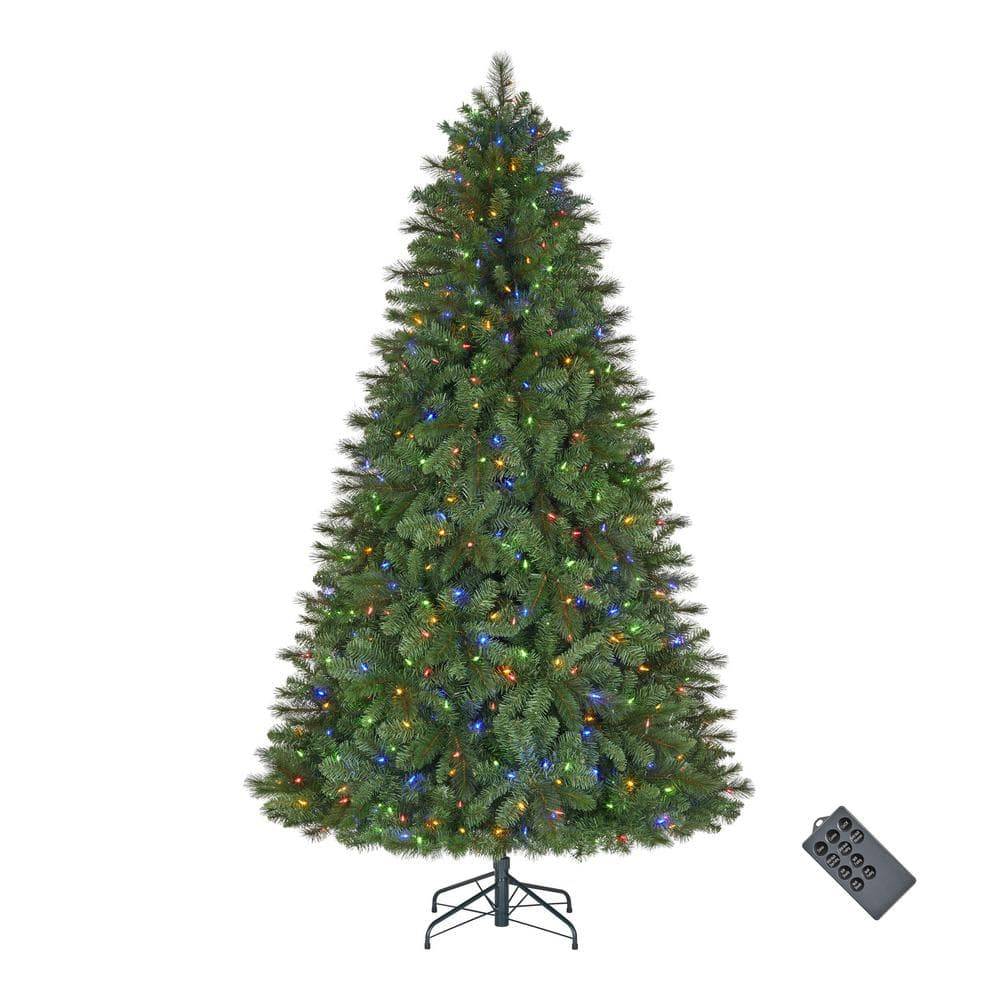 Home Accents Holiday 7.5 Ft. Pre-Lit Led Wesley Pine Artificial Christmas Tree