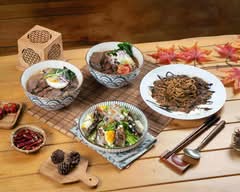 花饗蓉牛肉拉麵