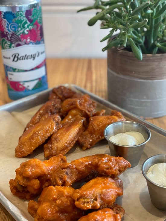 Jumbo Wings (12pc)