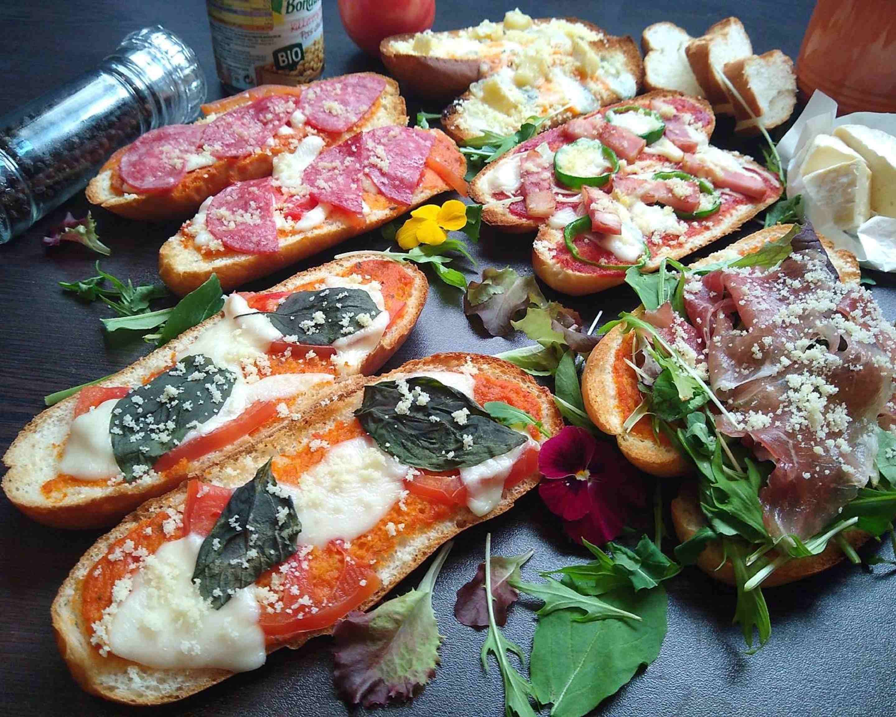 ピザトースト&カフェ】もんてびあんこ 【pizzatoast&café】montebianco