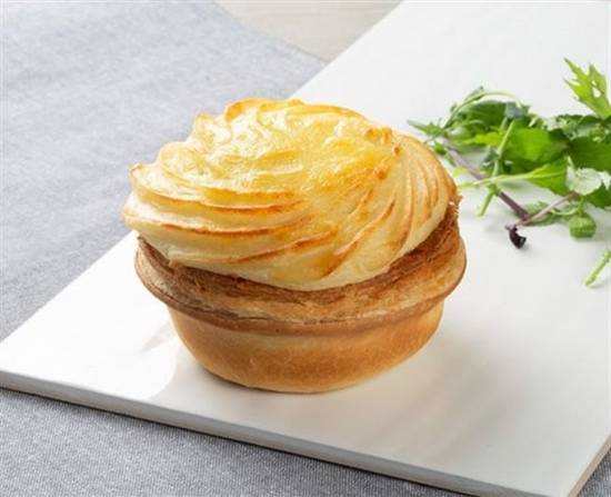 Steak Pie with Mashed Potato