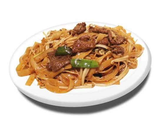 30. Bœuf à la sauce aux fèves de soya noir avec nouilles de riz plat / Beef with Dark Soy Bean Sauce served on Flat Rice Noodles / 干炒牛河