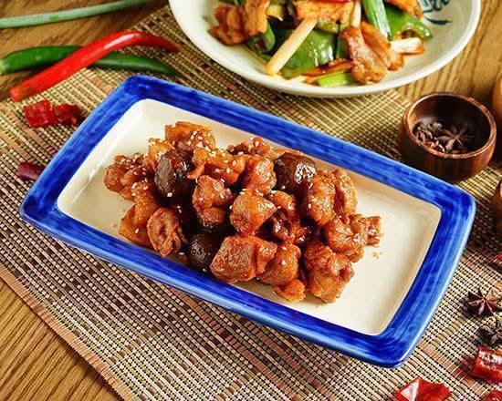 梅汁二弄雞 Sautéed Chicken with Plums and Plum Sauce