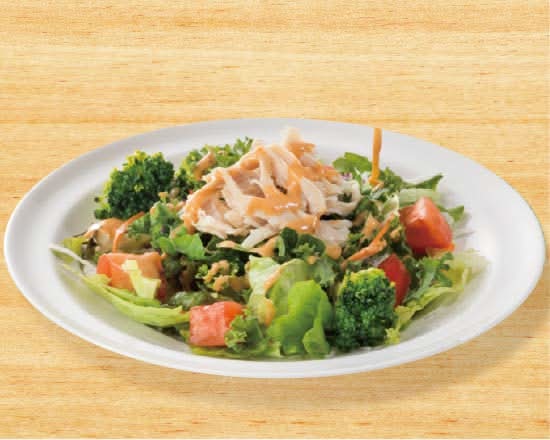 蒸し鶏と彩り野菜のサラダ（L） Steamed Chicken and Seasonal Vegetables Salad (L)