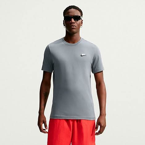Nike Sportswear Club T-Shirt (Small)