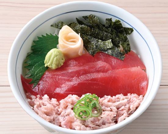 まぐろたたきの赤鉄火丼 Minced Tuna Sushi Bowl