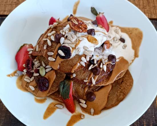 Mini Banana oatmeal pancakes/proteín bowl ( de martes a domingo 9 a 11.30)