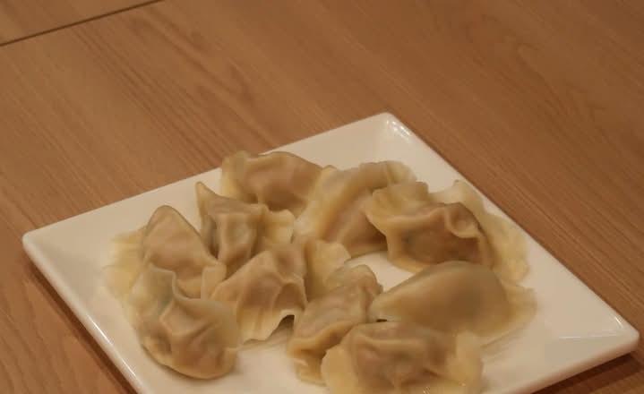 Beef Onion Dumplings (10 Pcs) 牛肉洋葱饺子
