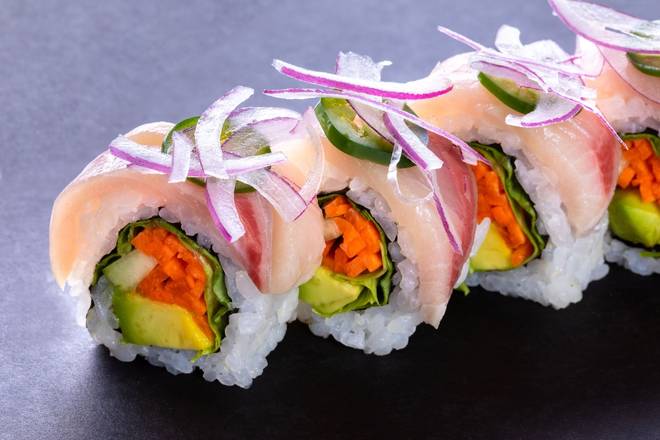 (a010) Veggie Yellowtail Roll