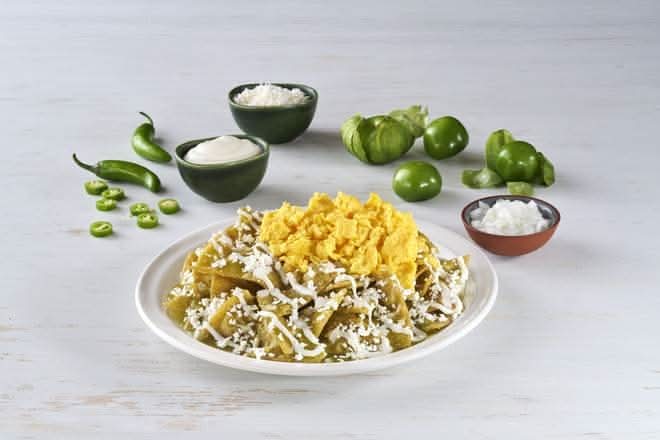 Chilaquiles con Huevo Revuelto