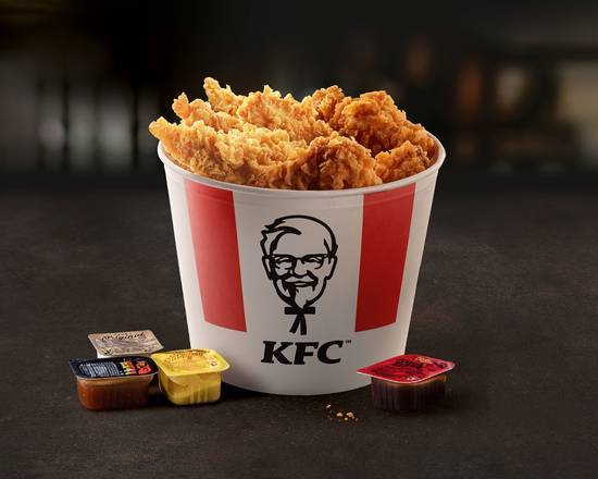 BUCKET 16 TENDERS® + 16 HOT WINGS®