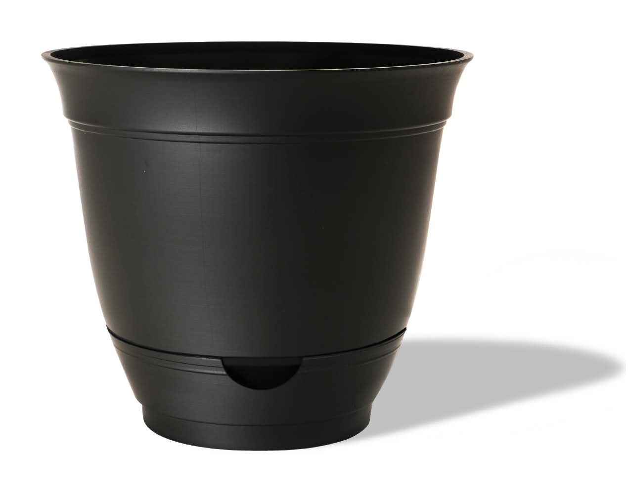 Style Selections Round 12.87-in W x 14.0-in L Black Recycled plastic Indoor/Outdoor Self Watering Planter