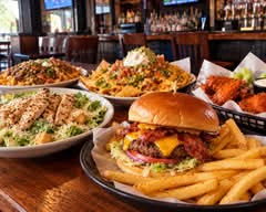 Universal Bar & Grill (4093 Lankershim Blvd)