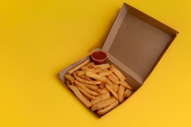 Hot Chips with Tomato Sauce