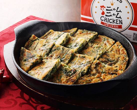 【モチモチ食感】ニラチヂミ  [Mochimochi Texture] Chinese Chive Korean Pancake