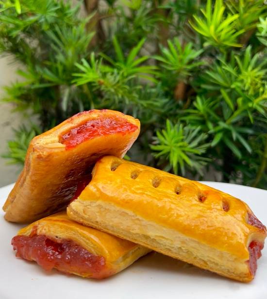 Pastel de Guayaba | Guava Pastry