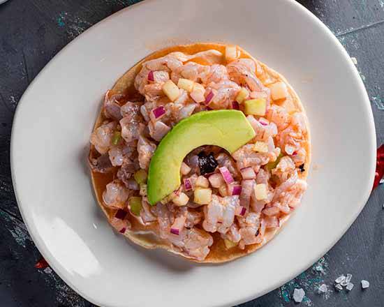 Tostada de ceviche especial de camarón