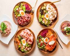 Dining cafe MEETs