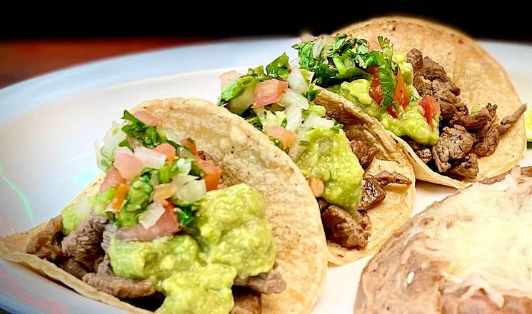 3 Street tacos w/fountain soda